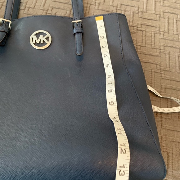 Authentic Michael Kors Bag - Picture 5 of 8